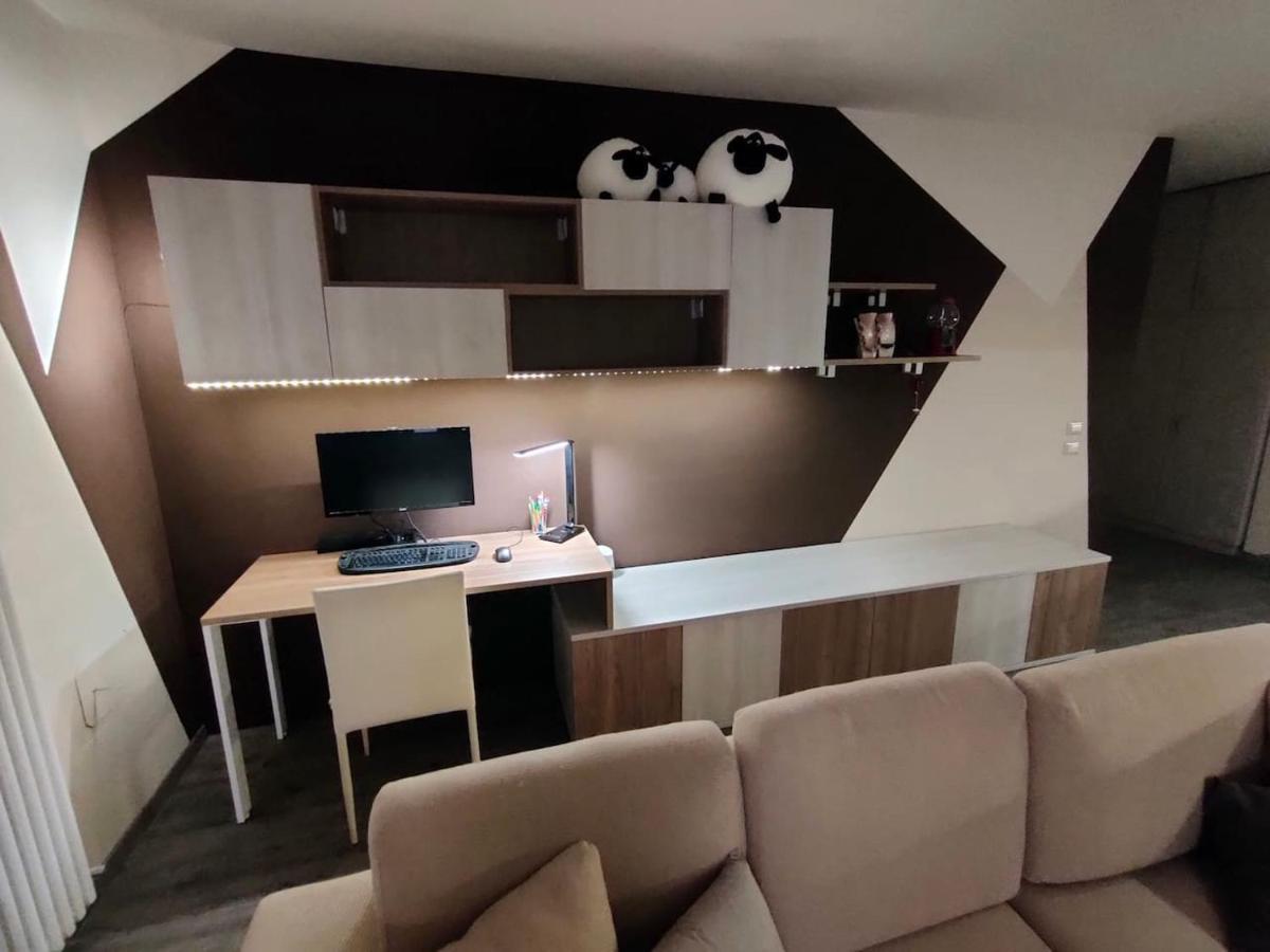 Appartamento Chentre En Ville - A 2 Passi Dal Centro - Parcheggio Gratuito - Cir-Vda-Aosta-0073 Bagian luar foto