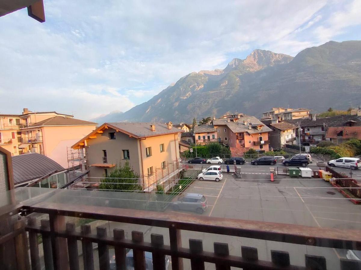 Appartamento Chentre En Ville - A 2 Passi Dal Centro - Parcheggio Gratuito - Cir-Vda-Aosta-0073 Bagian luar foto