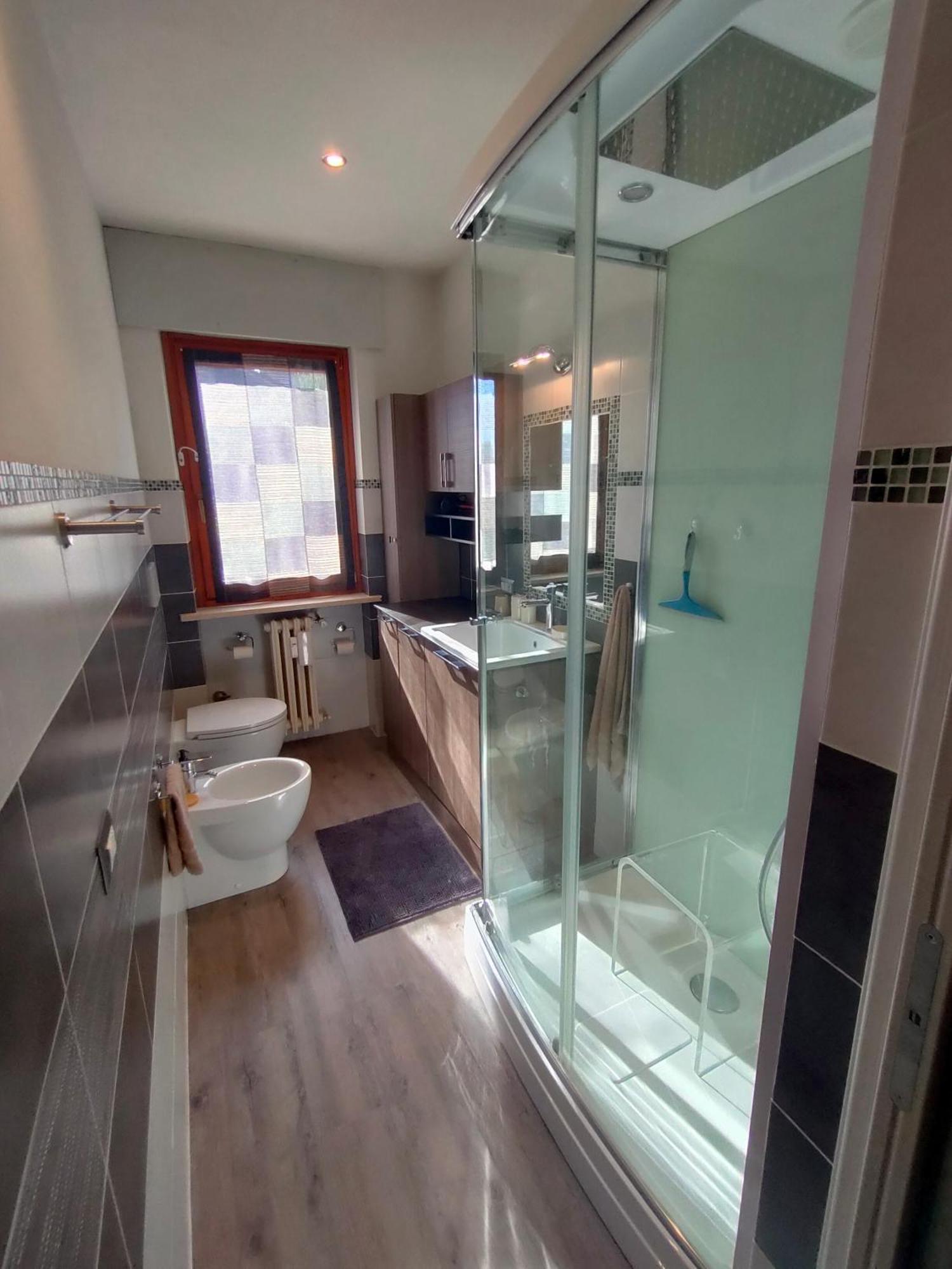Appartamento Chentre En Ville - A 2 Passi Dal Centro - Parcheggio Gratuito - Cir-Vda-Aosta-0073 Bagian luar foto