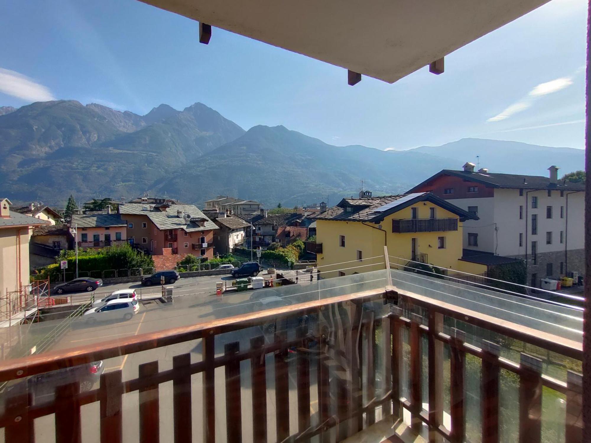 Appartamento Chentre En Ville - A 2 Passi Dal Centro - Parcheggio Gratuito - Cir-Vda-Aosta-0073 Bagian luar foto
